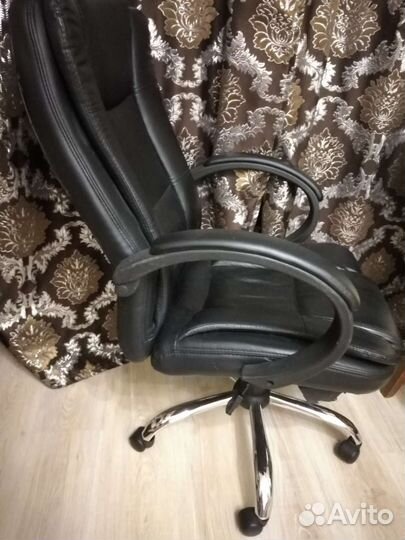 Компьютерное кресло