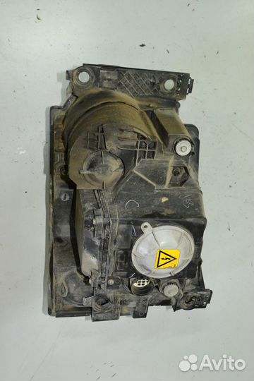 Land Rover Discovery 3 Фара правая ксенон