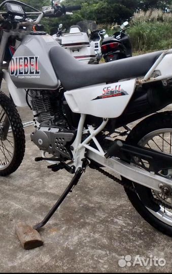 Suzuki Djebel 200