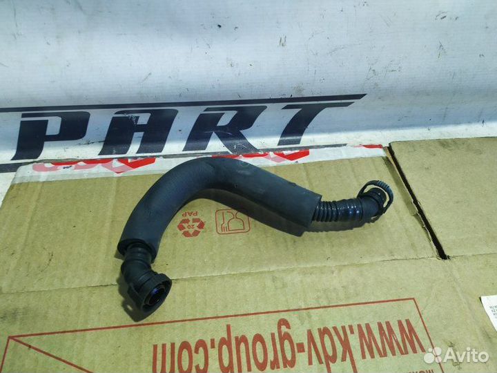 Патрубок вентиляции картера Volkswagen Passat B6