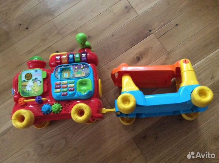 Веселый паровозик Развивающая игрушка каталка