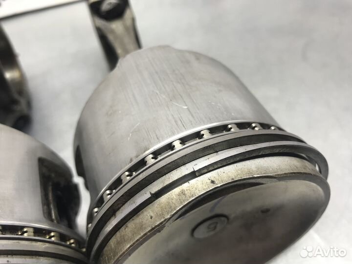 Поршень с шатуном Nissan Sunny B12 1987 г.в