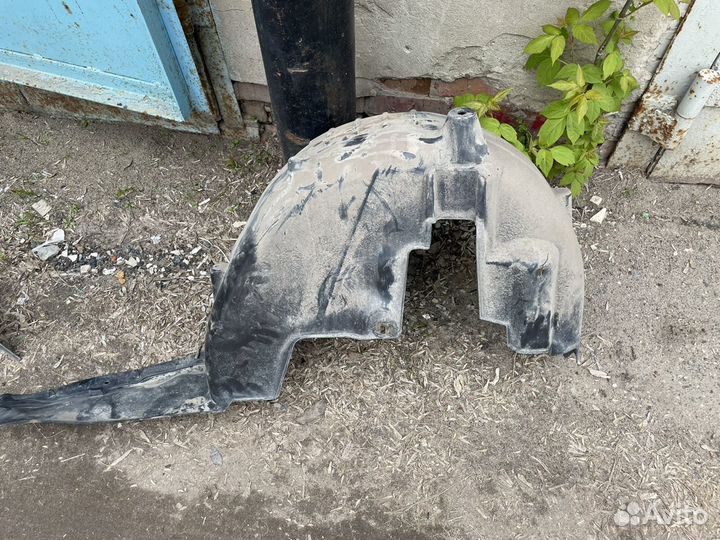 Подкрылок локер задний Citroen C-Elysee