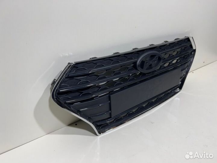 Решетка радиатора передняя Hyundai Solaris 2