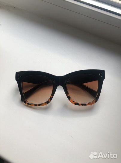 Очки солнцезащитные