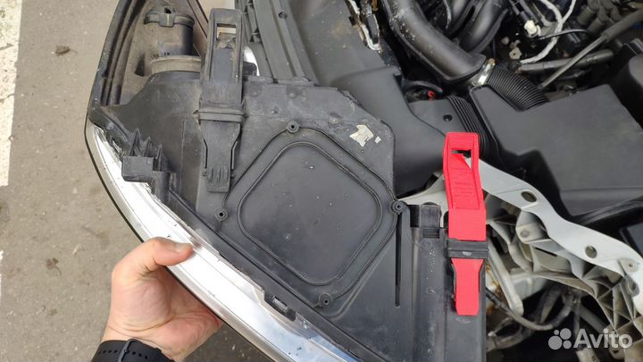 Ford 1324270 Кронштейн крепления фары