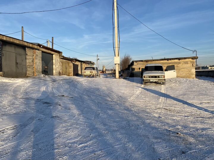 Гараж, > 30 м²