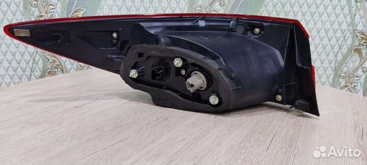 Задний фонарь на mazda 3 bm (седан) 2014 год