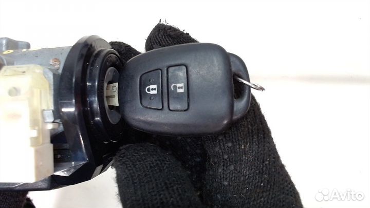 Замок зажигания Toyota Verso-S, 2011