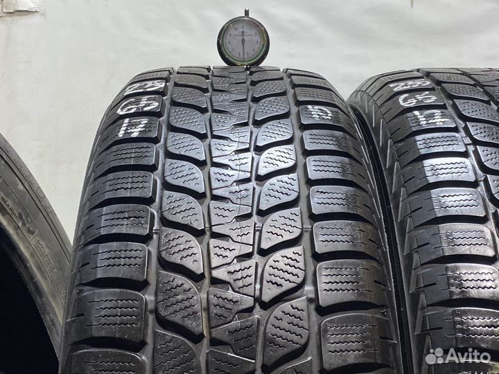 Bridgestone Blizzak LM-25 4x4 235/65 R17