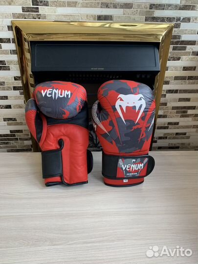 Боксерские перчатки venum 14 oz