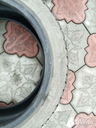 Toyo Observe G3-Ice 19.5/45 R16