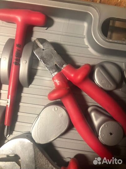 Набор слесарного диэлектрического инструмента