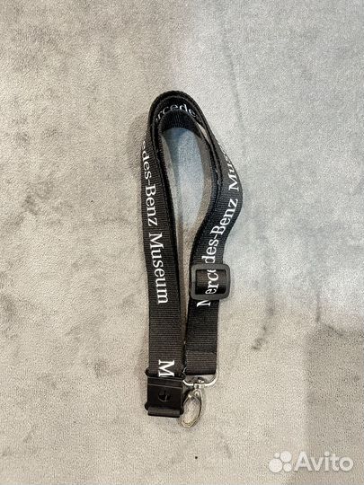 Шнурок для бейджа разные