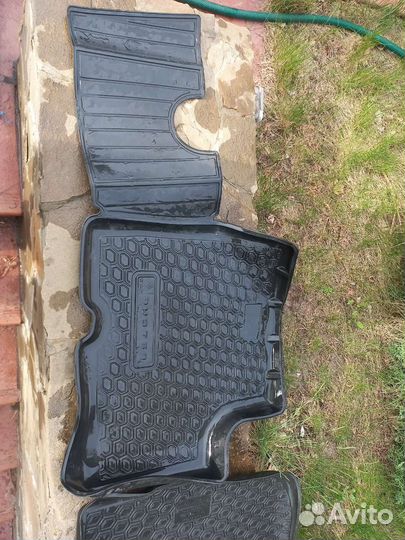 Коврики renault duster реззиновые бу