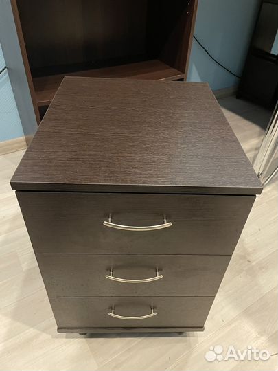 Тумбочки выкатные, цвет венге