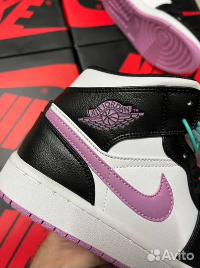 Nike Air Jordan 1 Mid Arctic Pink