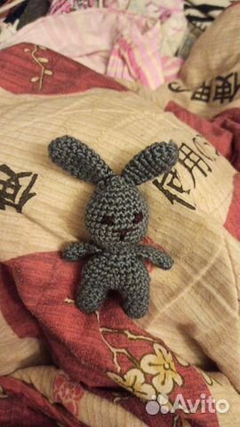 Вязанные игрушки зайка