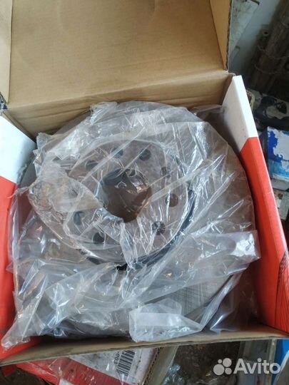 Диски тормозные вентилируемые