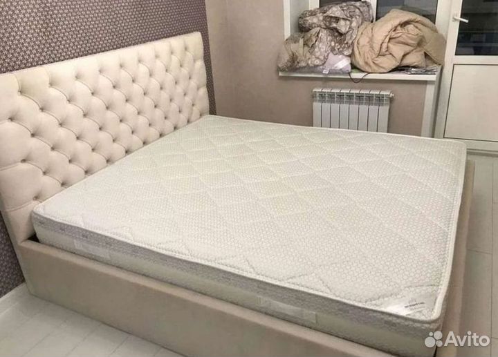 Дизайнерская кровать