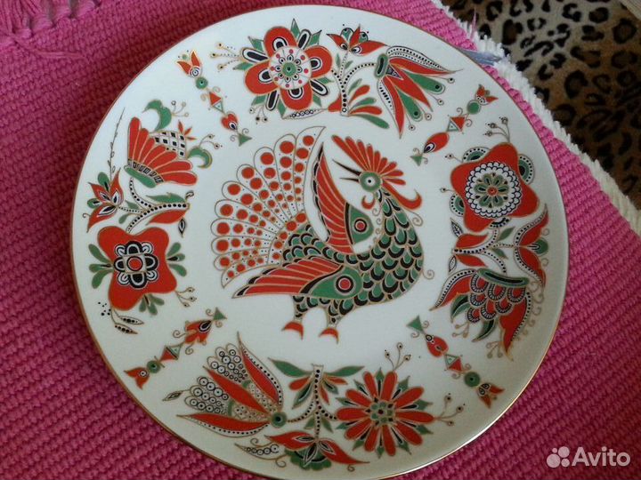 Продаю декоративную тарелку