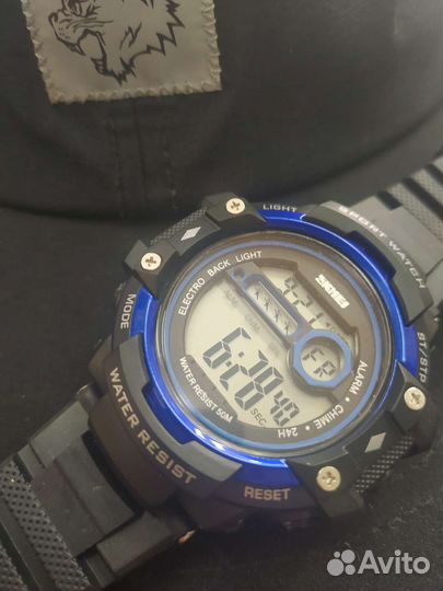 Часы новые с защитой от влаги