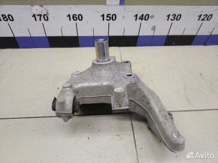 Кулак поворотный задний правый Yeti 2009