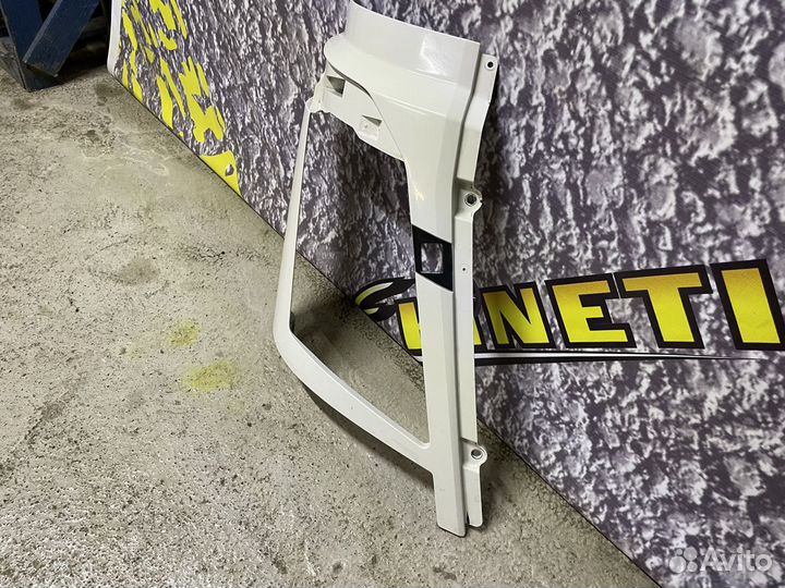 Рамка фары правой Вольво Volvo truck FH 2013-2019