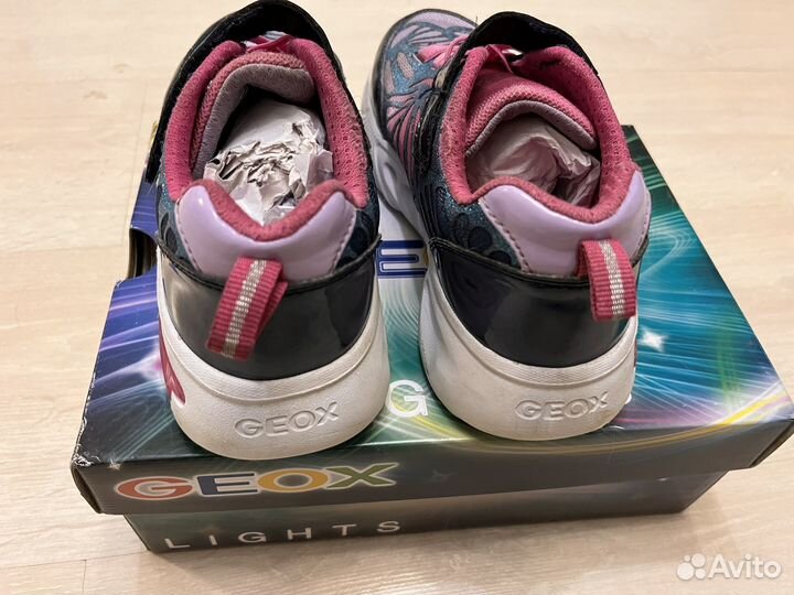 Кроссовки geox для девочки,33 размер