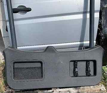 Обшивка двери багажника Nissan Pathfinder R51