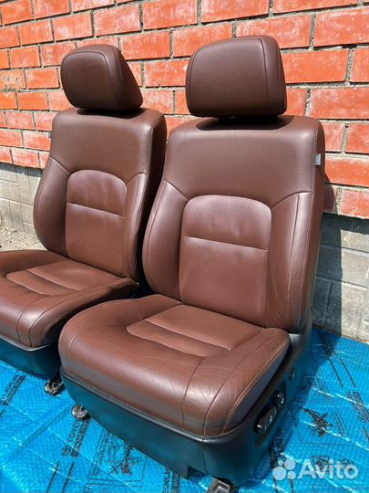 Сиденья передние для Land cruiser 200