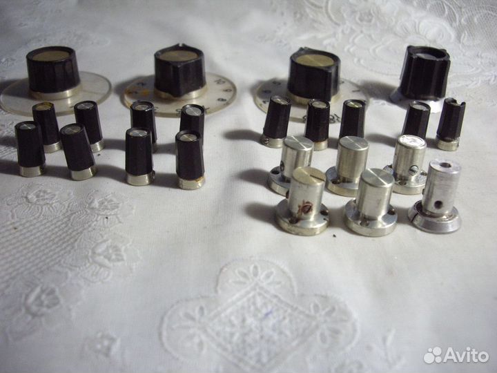 Ручки от приборов для радиолюбителей 23 штуки