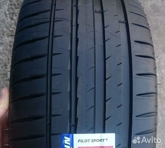 Michelin Pilot Sport 4 275/40 R19 105Y, 4 шт