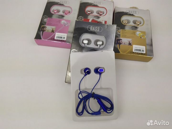 Проводные наушники