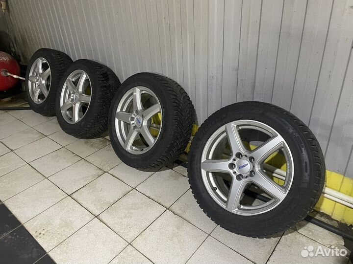 Michelin X-Ice North 4 225/55 R17 101T