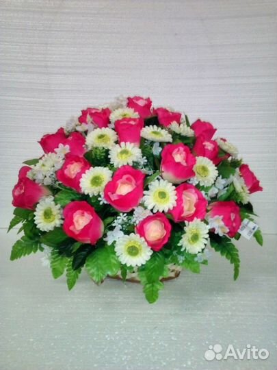 Ритуальная табличка, кресты, гробы, венки