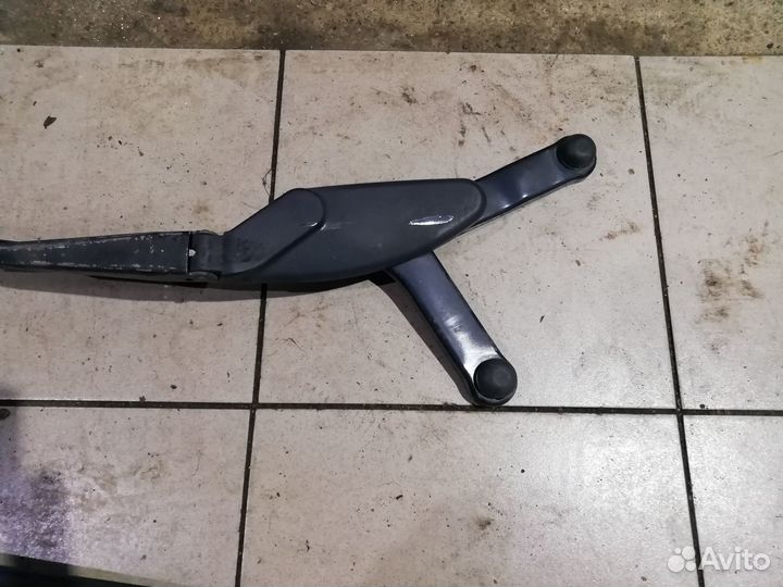 Поводки стеклоочистителя Mercedes W220