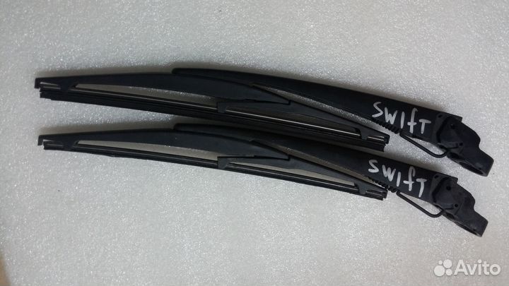 Suzuki Swift 2004-2011год Поводок заднего дворника