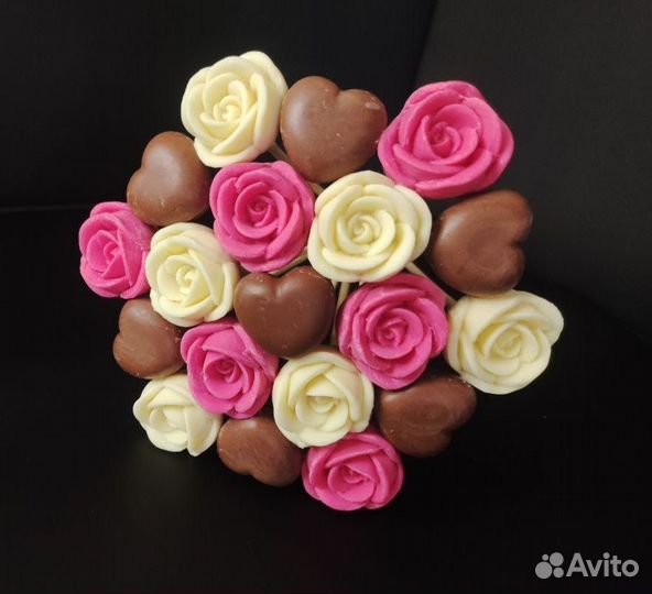 Шоколадные Розы и Сердца - 19 шт в Букете