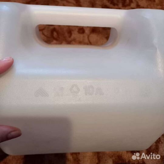 Канистра с краном