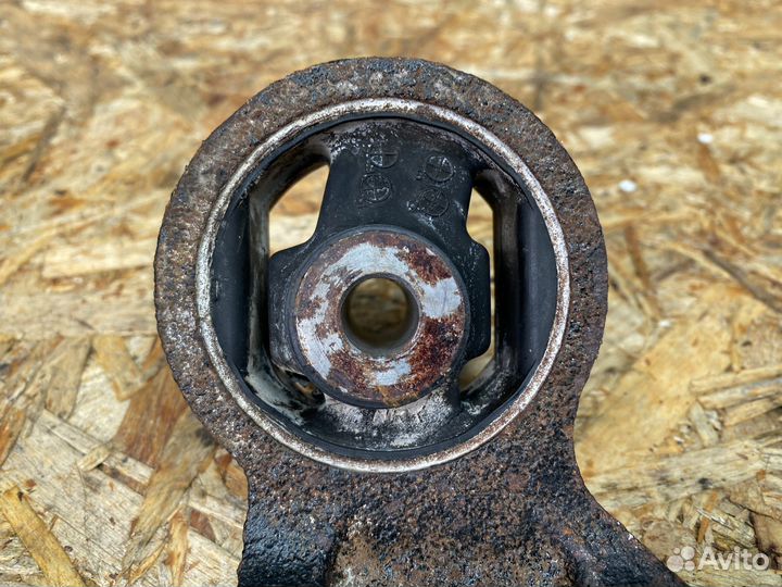 Опора крепление редуктора mazda cx7 2007