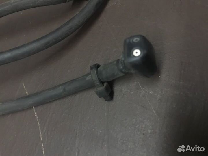 Форсунка стеклоомывателя Mitsubishi Montero Sport