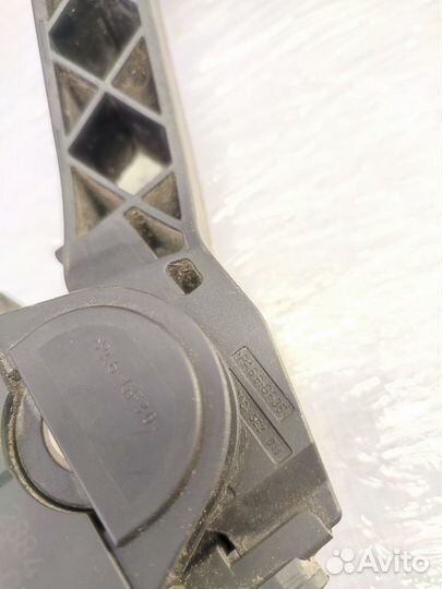 Педаль газа Peugeot 307