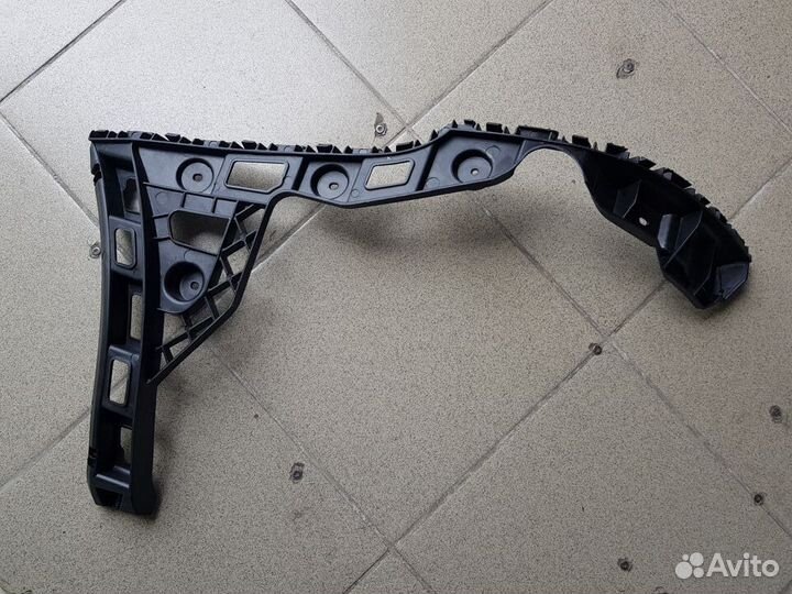 Кронштейн заднего бампера Polo 2010-2015