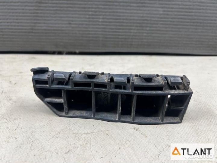 Крепление бампера передняя левая honda stream