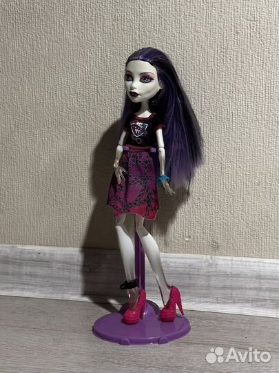 Кукла Монстер Хай. Спектра Вондергейст