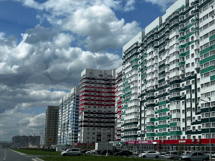 2-к. квартира, 63 м², 10/17 эт.