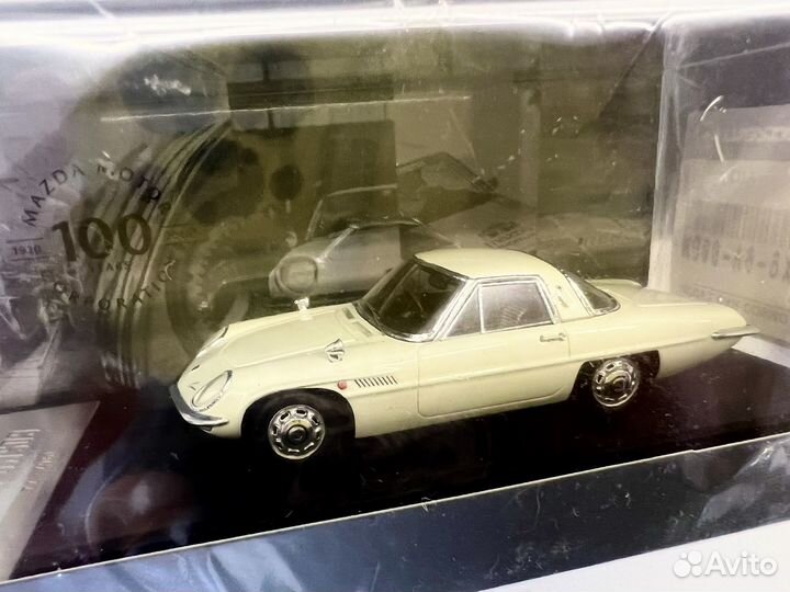 Модель автомобиля Mazda 1:43 новая оригинал