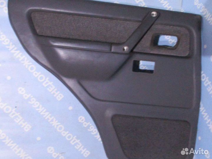 Обшивка двери задней левой Mitsubishi Pajero 2