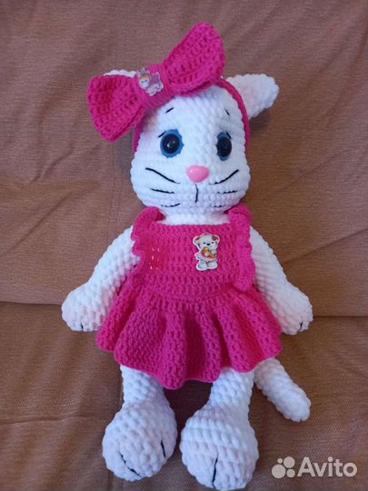 Кошечка плюшевая